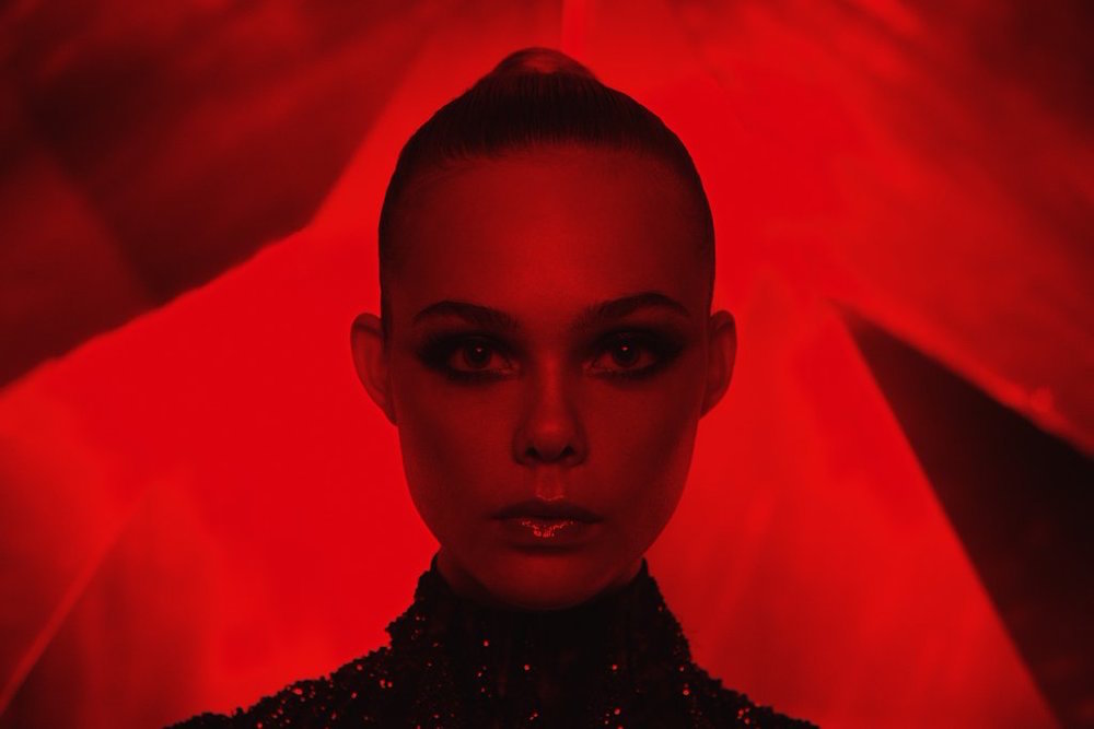 Неоновый демон (2016)